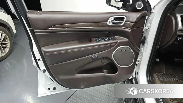 Jeep Grand Cherokee id 4536457 из Кореи 16