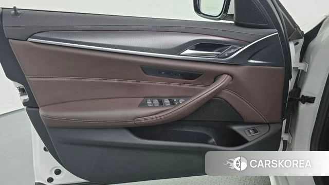 BMW 5 Series (G30) id 4636007 из Кореи 16