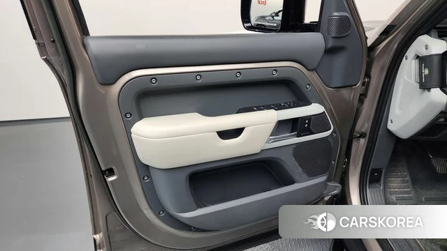 Land Rover Defender (L663) id 4282003 из Кореи 16