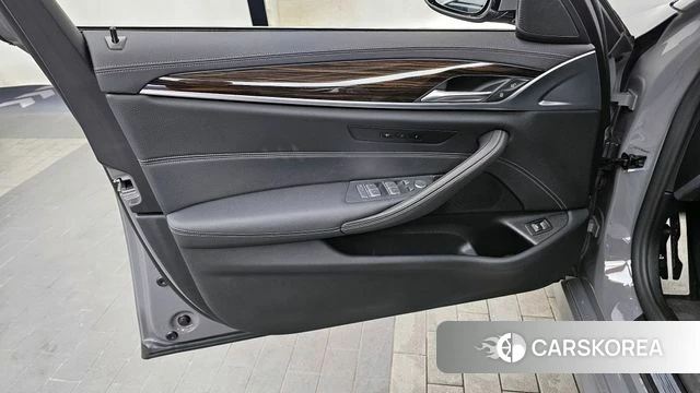 BMW 5 Series (G30) id 4293712 из Кореи 16