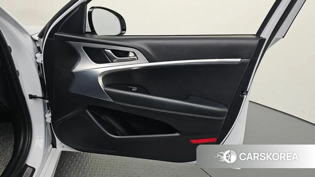 Genesis G70 id 4900352 из Кореи 16