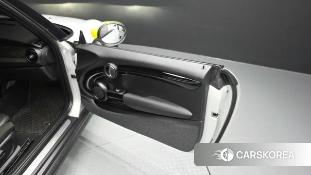 Mini Cooper Electric id 4201944 из Кореи 16