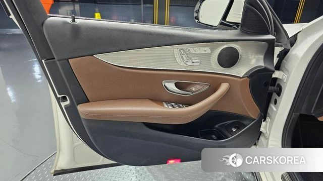 Mercedes-Benz E-Class W213 id 4620450 из Кореи 16