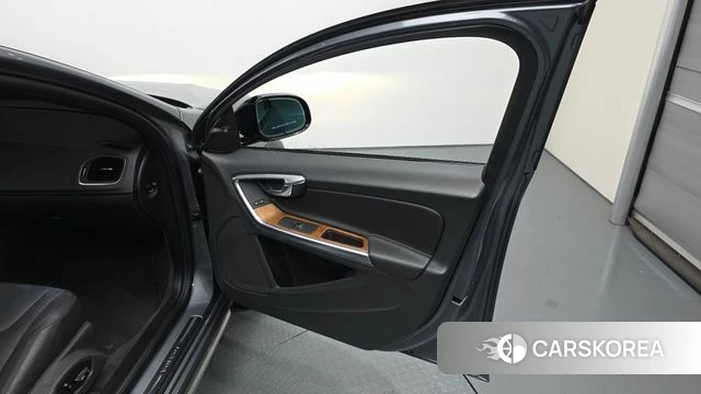 Volvo V60 Cross-Country id 4699024 из Кореи 16