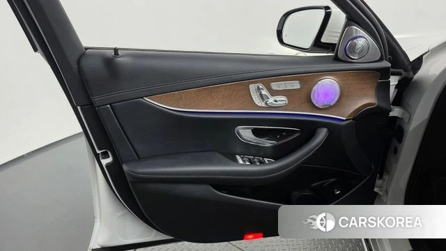 Mercedes-Benz E-Class W213 id 4759372 из Кореи 16