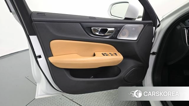 Volvo V60 Cross-Country 2nd Generation id 4684069 из Кореи 16
