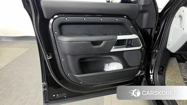 Land Rover Defender (L663) id 4355669 из Кореи 16