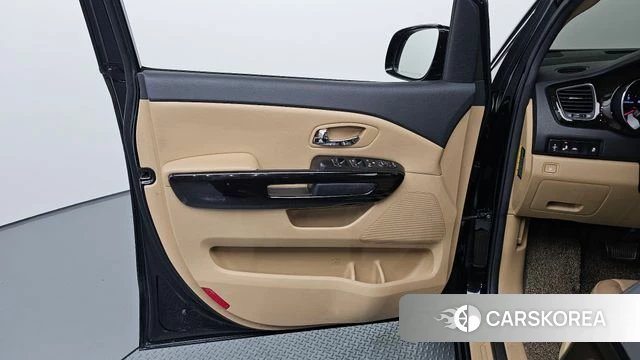 Kia The New Carnival id 4694131 из Кореи 16
