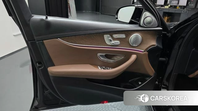 Mercedes-Benz E-Class W213 id 4608461 из Кореи 16