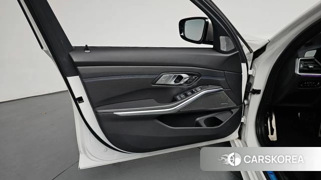 BMW 3 Series (G20) id 4768927 из Кореи 16