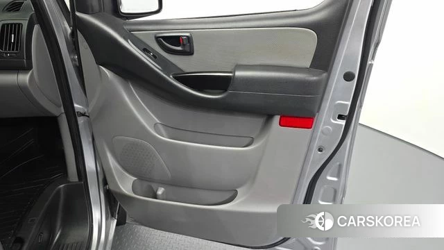 Hyundai The New Grand Starex id 4677943 из Кореи 16