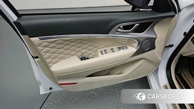 Genesis G70 id 4326037 из Кореи 16
