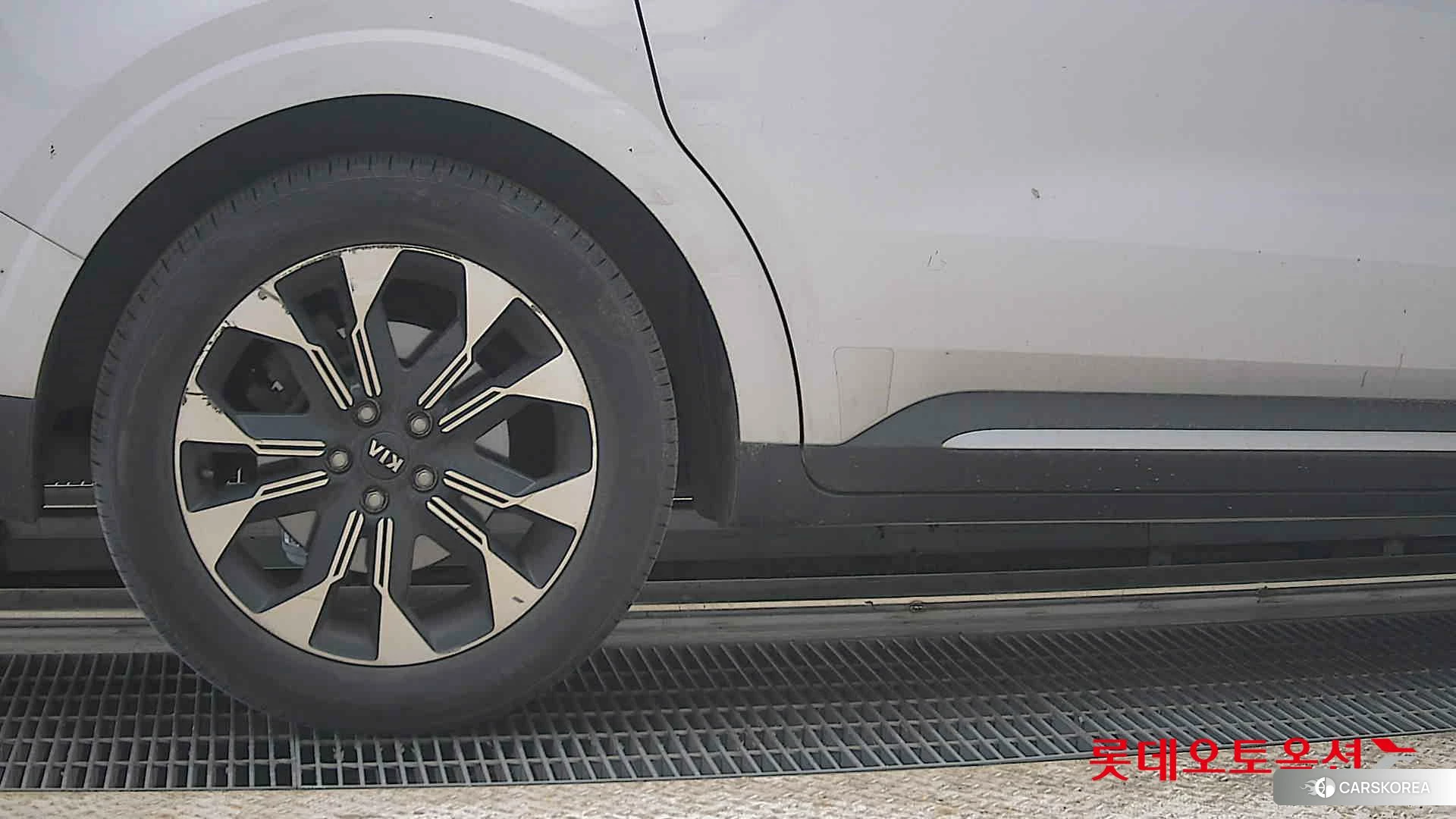 Kia Carnival id 4289436 из Кореи 16