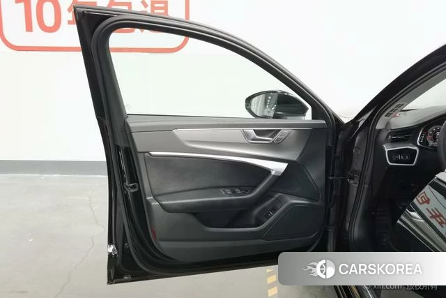 Audi A6L id 4297706 из Китая 16