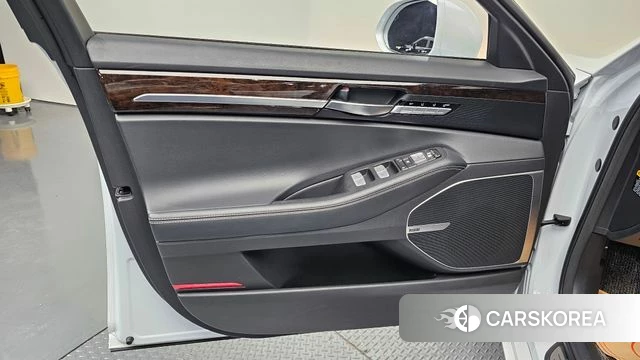 Genesis G90 id 4188236 из Кореи 16