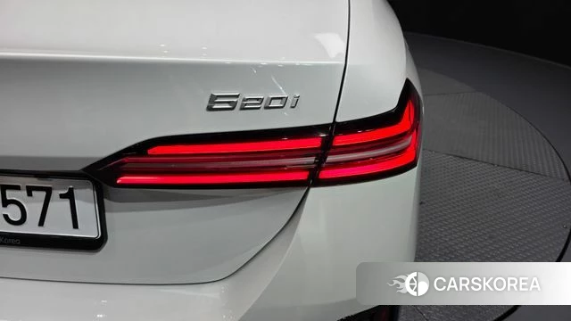 BMW 5 Series (G60) id 4479916 из Кореи 16