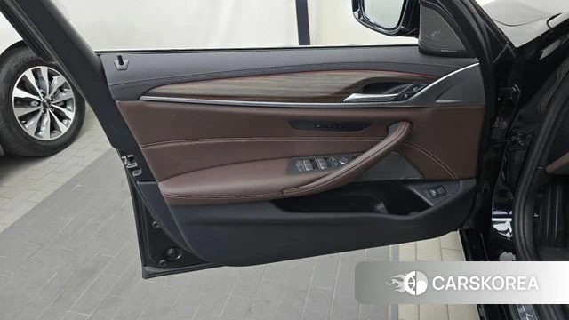 BMW 5 Series (G30) id 4871383 из Кореи 16