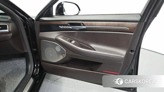 Genesis G90 id 4780016 из Кореи 16