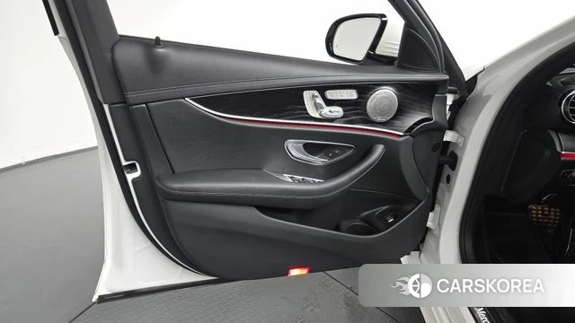 Mercedes-Benz E-Class W213 id 4670351 из Кореи 16