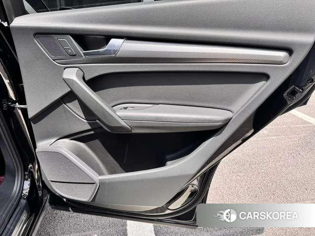 Audi Q5L id 4238154 из Китая 16