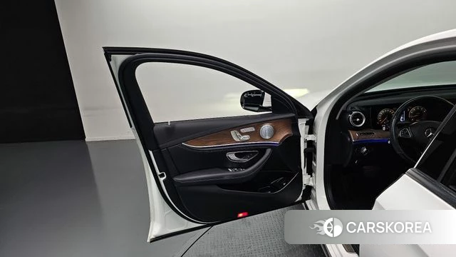 Mercedes-Benz E-Class W213 id 4286228 из Кореи 16