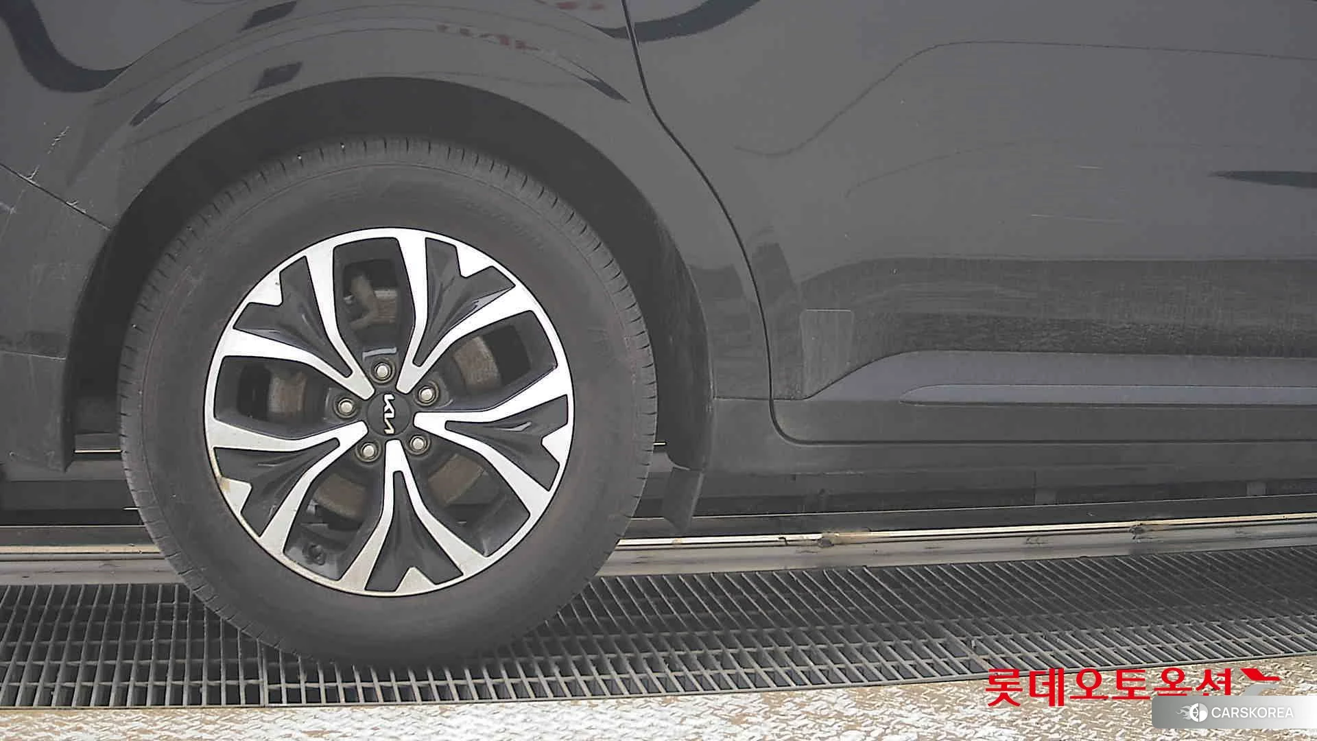 Kia Carnival id 3888413 из Кореи 16