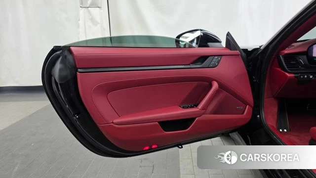 Porsche 911(992) id 4649558 из Кореи 16