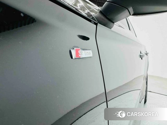 Audi Q5L id 4276586 из Китая 16