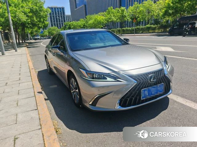 Lexus ES id 4272279 из Китая 16