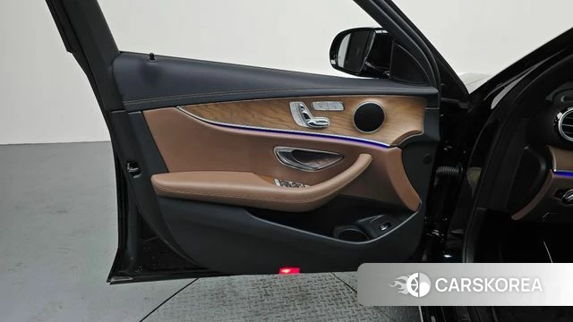 Mercedes-Benz E-Class W213 id 4636887 из Кореи 16