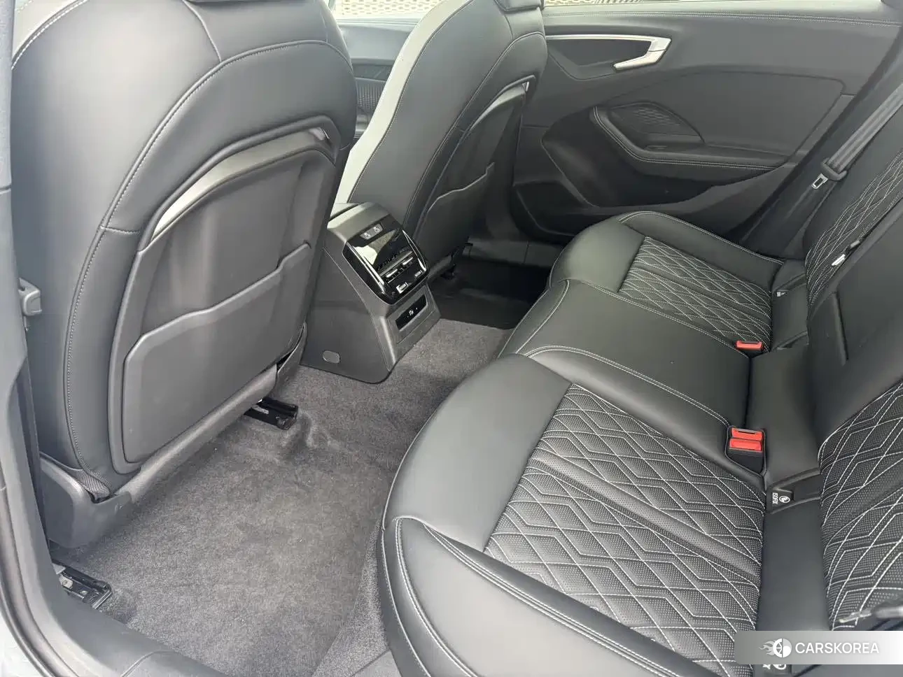 Audi A5L id 4589503 из Китая 16