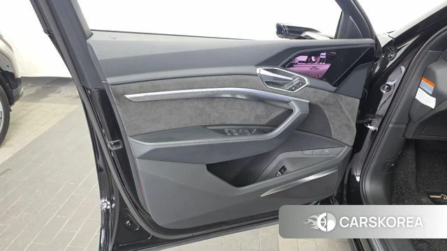 Audi e-Tron id 4550348 из Кореи 16
