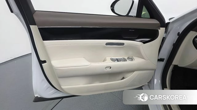 Genesis G90 (RS4) id 4613599 из Кореи 16