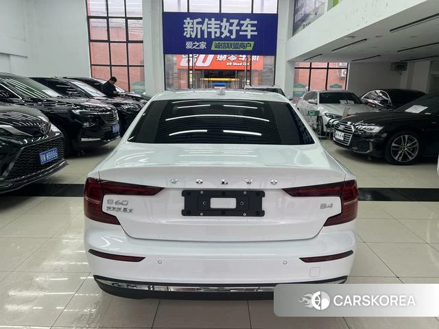Volvo S60 id 3920828 из Китая 16