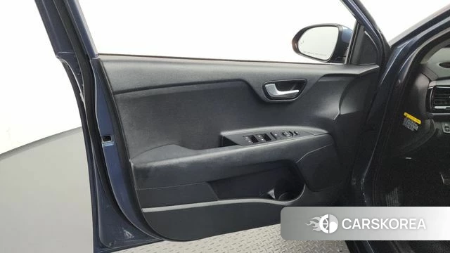 Kia Stonic id 4325612 из Кореи 16