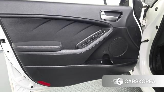 Kia The New K3 id 4907813 из Кореи 16