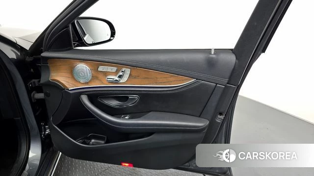 Mercedes-Benz E-Class W213 id 4615570 из Кореи 16