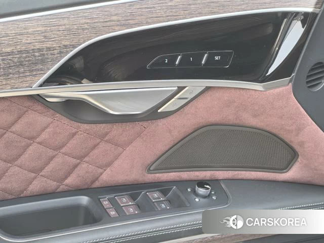 Audi A8 id 4261801 из Китая 16