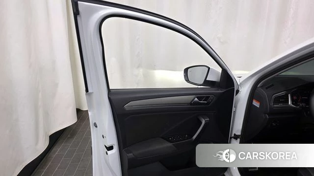 Volkswagen T-Roc id 4376790 из Кореи 16