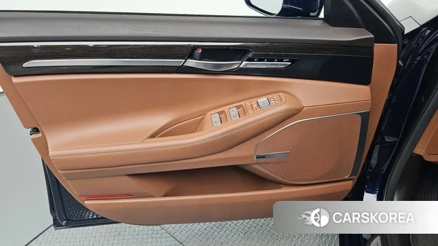Genesis G90 id 4626000 из Кореи 16