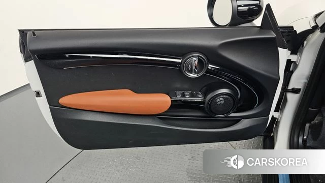Mini Cooper S Convertible id 4360246 из Кореи 16