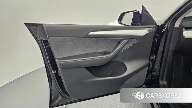 Tesla Model Y id 4381784 из Кореи 16
