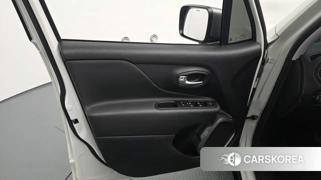 Jeep Renegade id 4769711 из Кореи 16