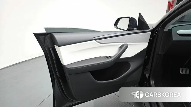 Tesla Model Y id 4200608 из Кореи 16