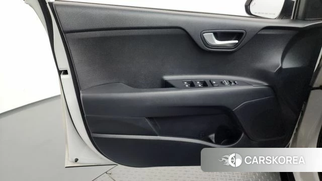 Kia Stonic id 4268797 из Кореи 16