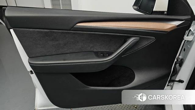 Tesla Model Y id 4768109 из Кореи 16