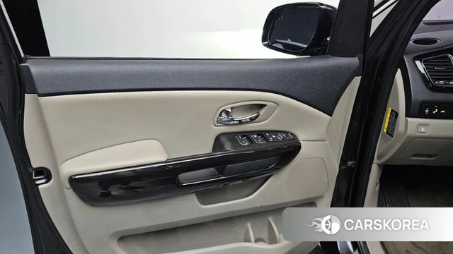 Kia The New Carnival id 4722699 из Кореи 16