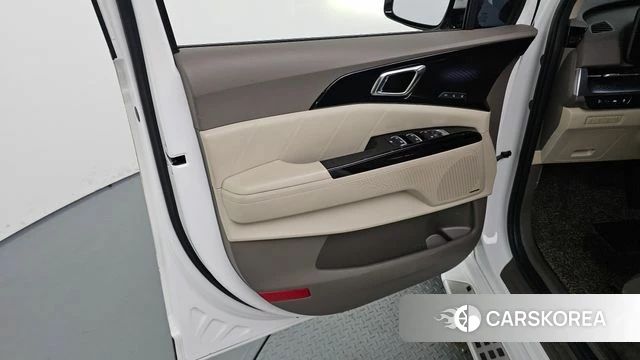 Kia Carnival 4th generation id 4443205 из Кореи 16