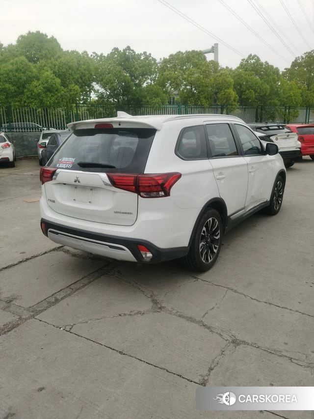 Mitsubishi  Outlander id 4240654 из Китая 16