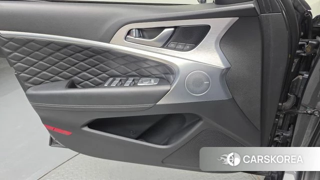 Genesis G70 id 4294900 из Кореи 16
